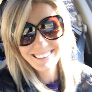 Meet your Posher, Caroline